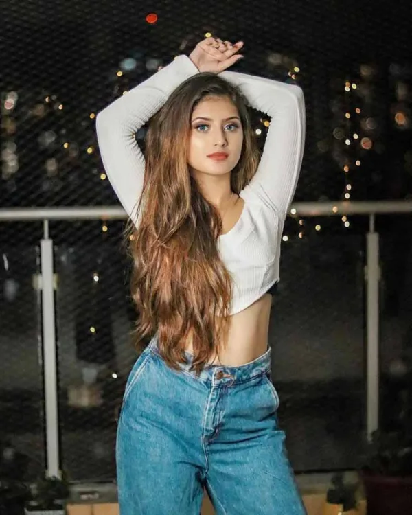 Arishfa Khan — Arishfa Khan — under the stars.