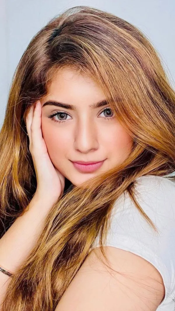 Arishfa Khan — Arishfa Khan — simply arishfa.