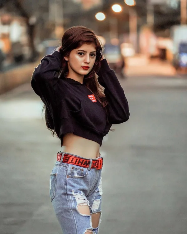 Arishfa Khan — Arishfa Khan — a little street-style story.